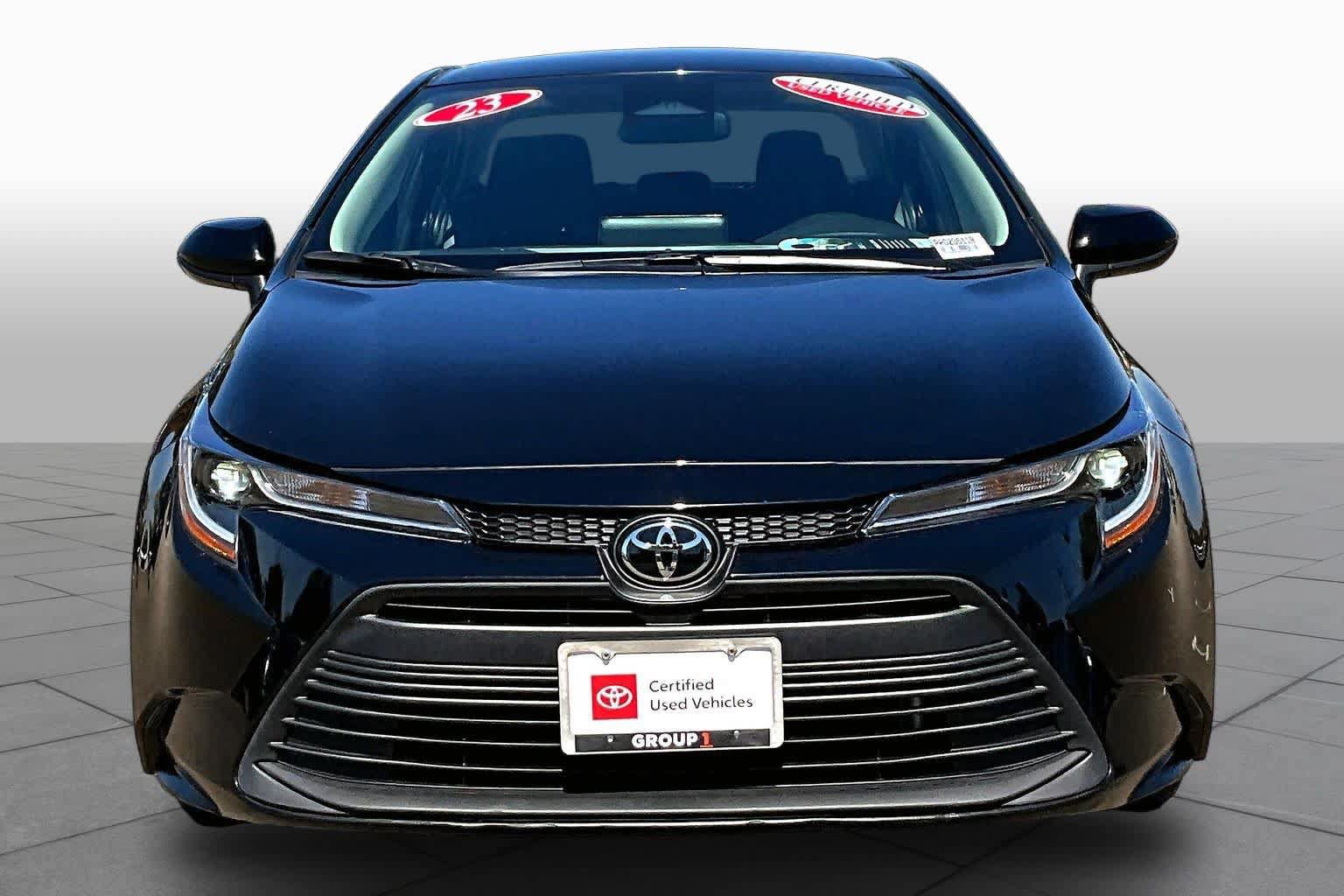 Used 2023 Toyota Corolla LE FWD image 3