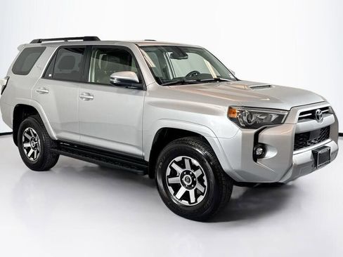 Used 2024 Toyota 4Runner TRD Off-Road Premium image 2