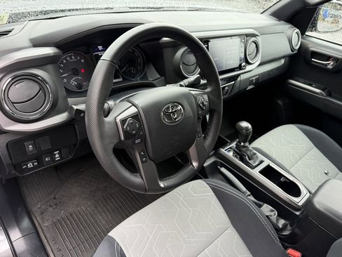 Certified 2022 Toyota Tacoma TRD Sport image 17