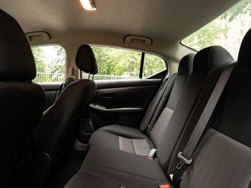 Used 2025 Nissan Sentra SV FWD image 19