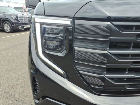 Certified 2023 GMC Sierra 1500 Pro w/ Graphite Edition AWD/4WD image 10