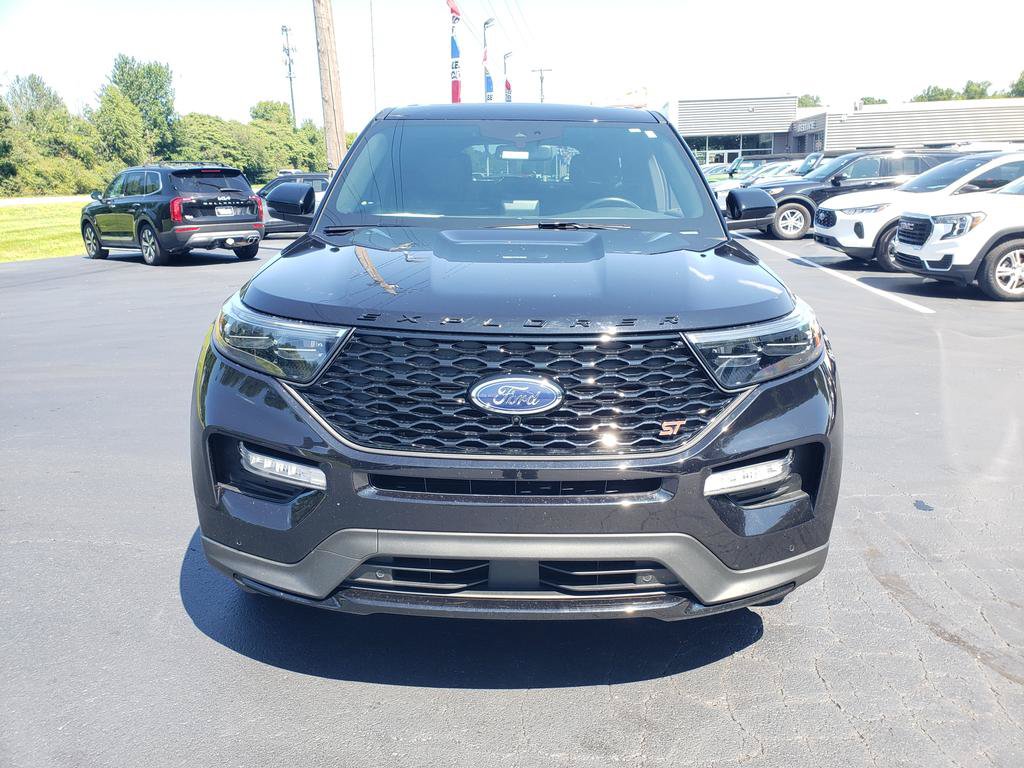 Used 2022 Ford Explorer ST w/ Equipment Group 401A AWD/4WD image 2
