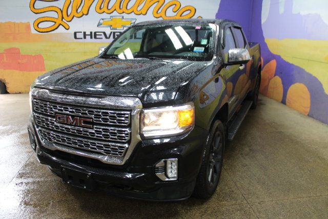 Used 2022 GMC Canyon Denali w/ Denali Black Edition Package AWD/4WD image 4