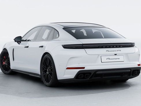 New 2026 Porsche Panamera GTS image 3