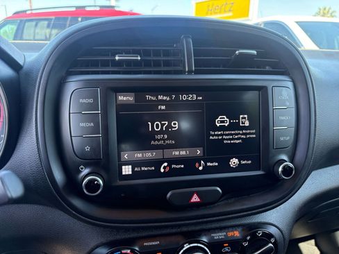 Used 2025 Kia Soul LX w/ LX Technology Package FWD image 20