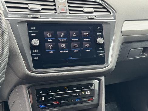 Certified 2024 Volkswagen Tiguan SE R-Line FWD image 23