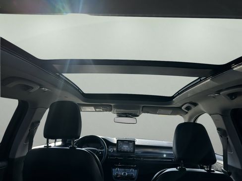 Used 2022 Lincoln Corsair AWD w/ Premium Package image 17