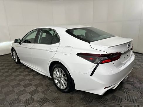 Used 2023 Toyota Camry SE image 5