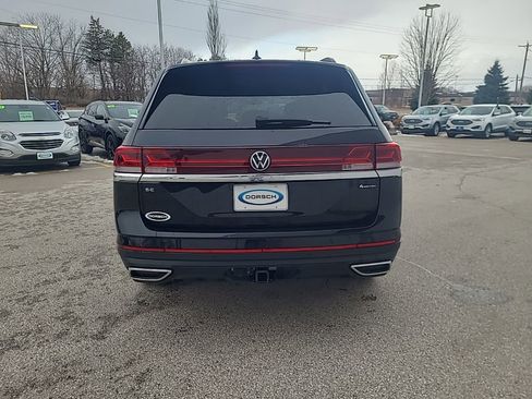 Used 2025 Volkswagen Atlas SE AWD/4WD image 6