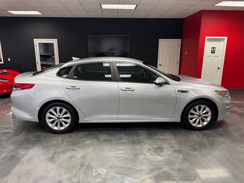 Used 2017 Kia Optima LX FWD image 7