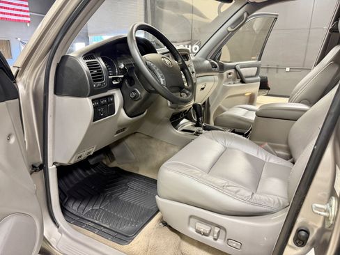 Used 2003 Toyota Land Cruiser image 18
