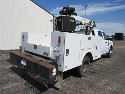 Used 2022 RAM 3500 Tradesman w/ Chrome Appearance Group AWD/4WD image 2