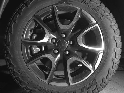 Used 2025 Jeep Compass Trailhawk image 12