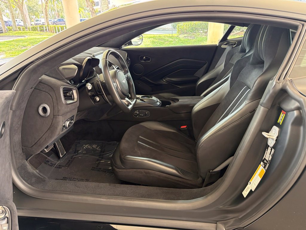 Used 2021 Aston Martin V8 Vantage Coupe RWD image 5