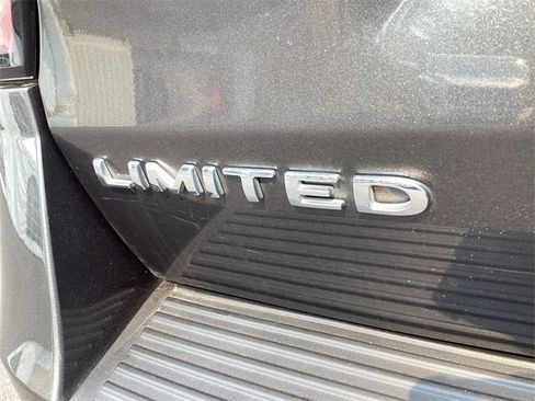 Used 2021 Ford Expedition Limited image 31