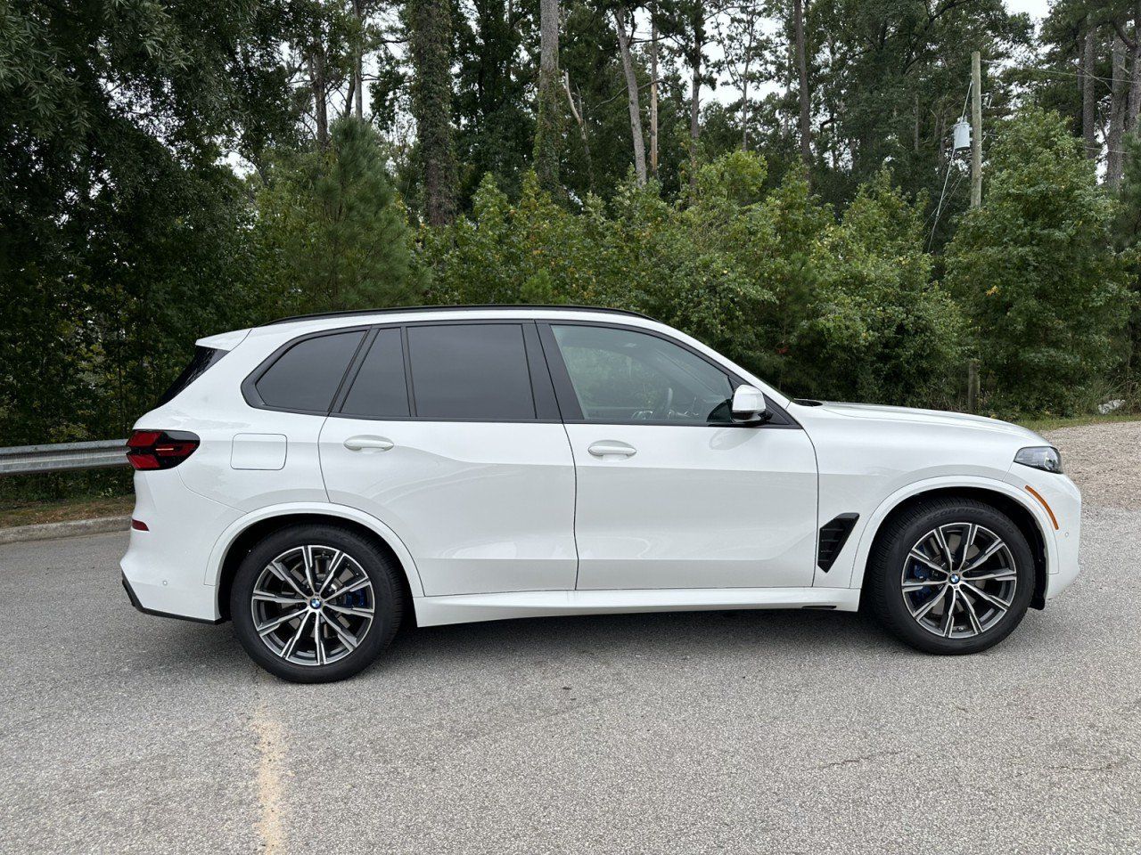 Used 2026 BMW X5 xDrive50e w/ M Sport Package AWD/4WD image 15