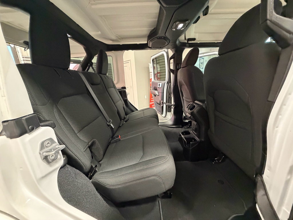 Used 2018 Jeep Wrangler Unlimited Sahara w/ Uconnect 4C Nav & Sound Group AWD/4WD image 44