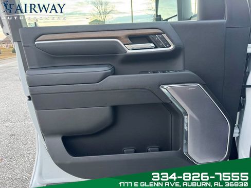 Used 2024 Chevrolet Silverado 2500 High Country w/ High Country Premium Package AWD/4WD image 28