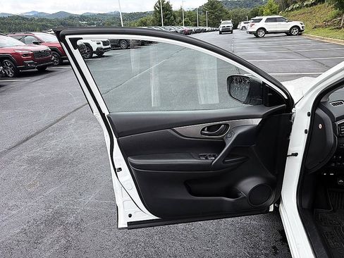 Used 2021 Nissan Rogue Sport S AWD/4WD image 9