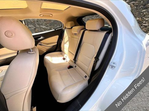 Used 2018 Mercedes-Benz GLA 250 image 21
