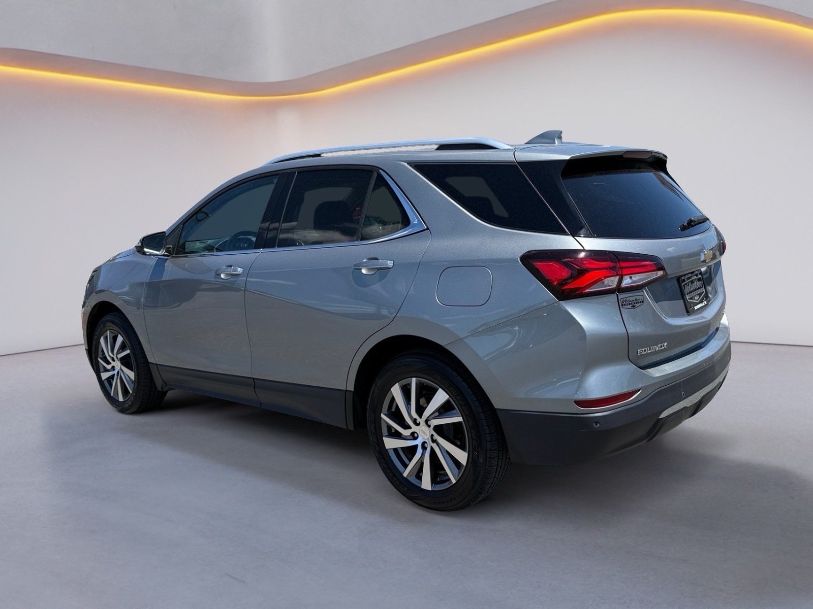 Used 2023 Chevrolet Equinox Premier AWD/4WD image 5