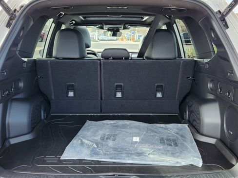 Used 2025 Subaru Forester Sport w/ Popular Package #1 AWD/4WD image 11