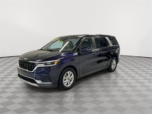 Used 2024 Kia Carnival LX image 5
