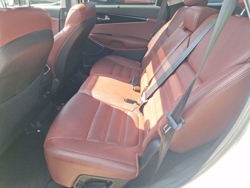 Used 2018 Kia Sorento SX image 32