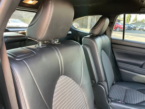 Used 2022 Toyota Highlander XSE image 16