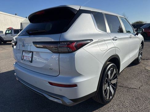 New 2026 Mitsubishi Outlander SE FWD image 7
