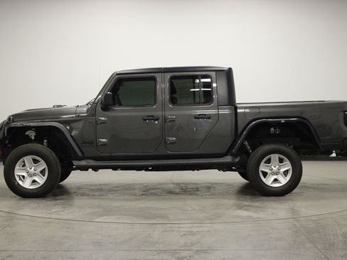 Used 2022 Jeep Gladiator Sport image 5