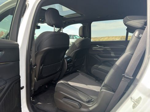 Used 2024 Jeep Grand Cherokee L Laredo w/ Trailer Tow Package image 10