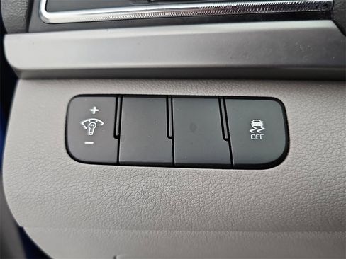 Used 2017 Hyundai Elantra SE image 29