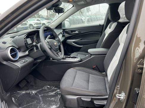 Certified 2024 Chevrolet Trax LS w/ LS Convenience Package image 14