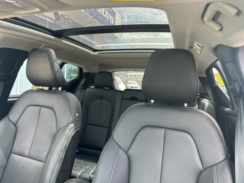 Used 2026 Volvo XC40 B5 Core w/ Protection Package Premier AWD/4WD image 7