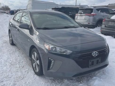 Used 2019 Hyundai Ioniq Plug-In Hybrid image 4