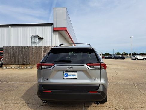 Used 2025 Toyota RAV4 XLE Premium AWD/4WD image 5