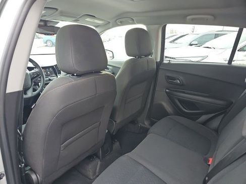 Used 2022 Chevrolet Trax LS w/ Tint and Cruise Package image 21