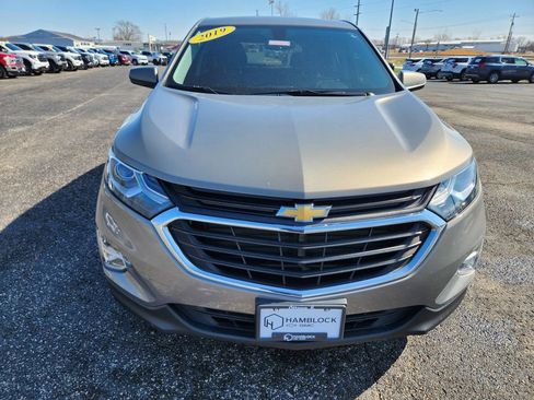 Used 2019 Chevrolet Equinox LT image 3