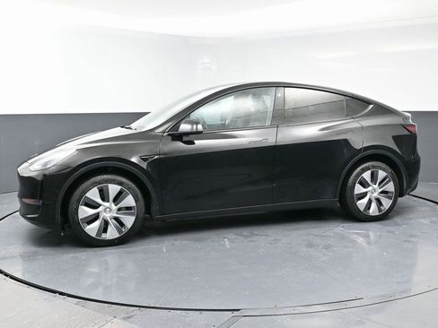 Used 2023 Tesla Model Y Long Range image 5