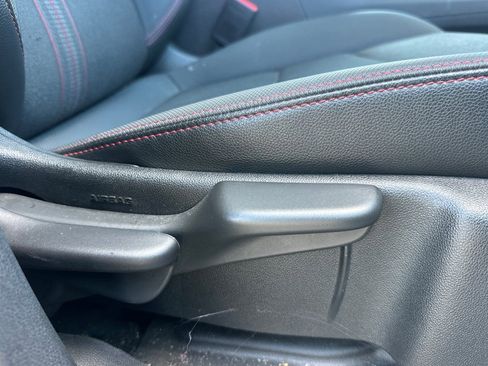 Used 2023 Chevrolet Equinox RS FWD image 21