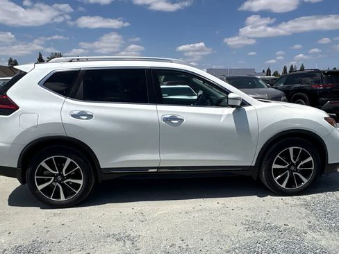 Used 2020 Nissan Rogue SL w/ Premium Package FWD image 9