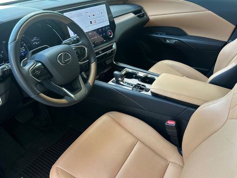Certified 2025 Lexus RX 350h w/ Convenience Package AWD/4WD image 4