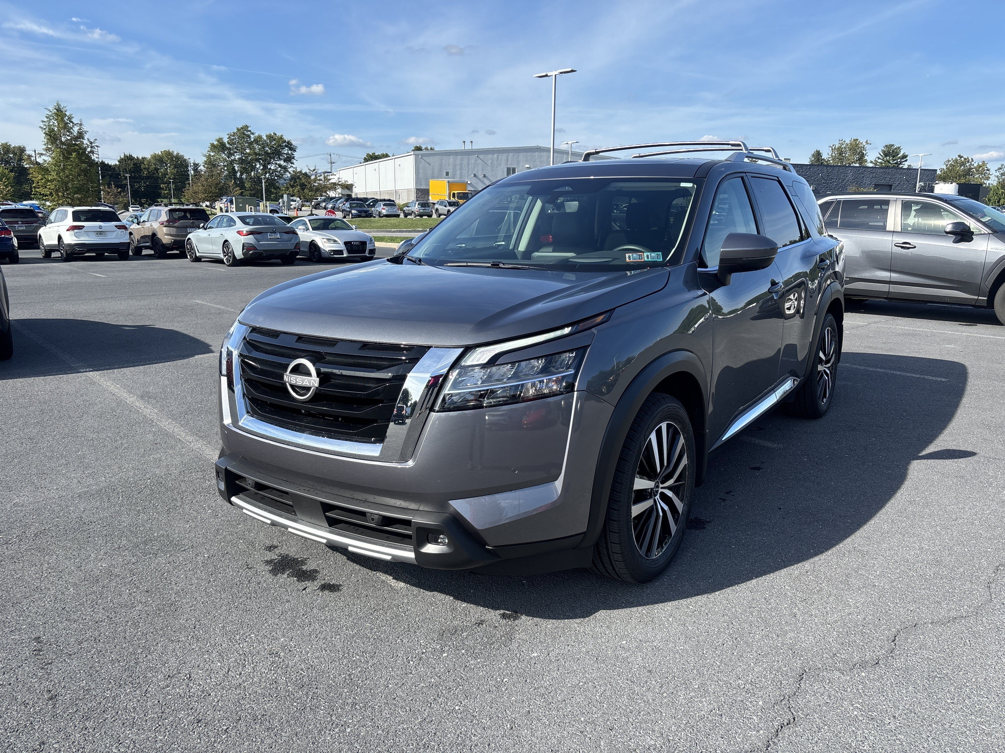 Used 2024 Nissan Pathfinder Platinum AWD/4WD image 20