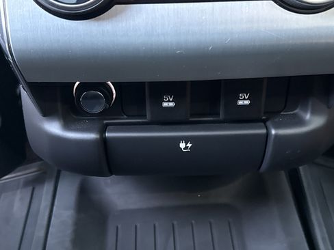 Used 2021 Land Rover Range Rover Sport SVR image 41