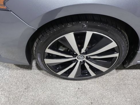 Used 2021 Nissan Altima 2.5 SR w/ SR Premium Package AWD/4WD image 9