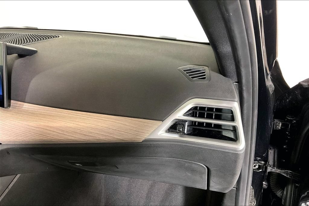 Used 2025 BMW 330i Sedan RWD image 16