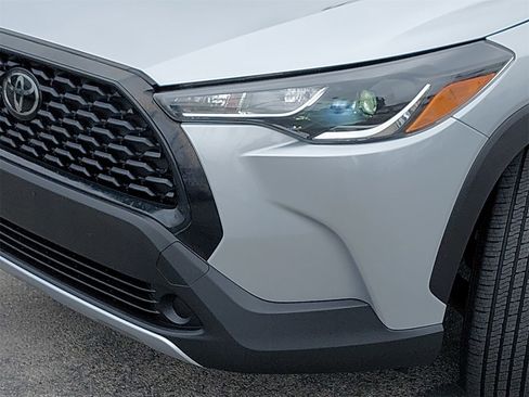 Used 2023 Toyota Corolla Cross LE image 31