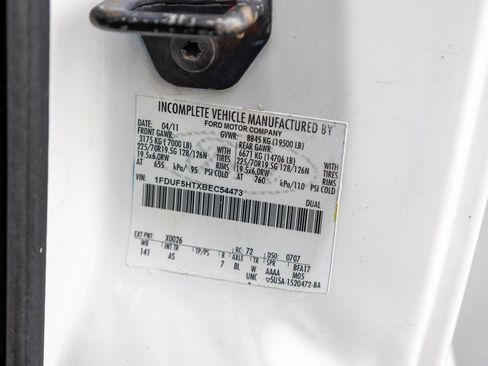 Used 2011 Ford F550 4x4 Regular Cab Super Duty w/ Payload Upgrade Pkg image 27