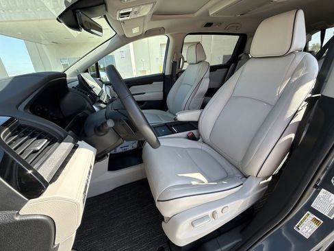 Used 2026 Honda Odyssey Touring image 13